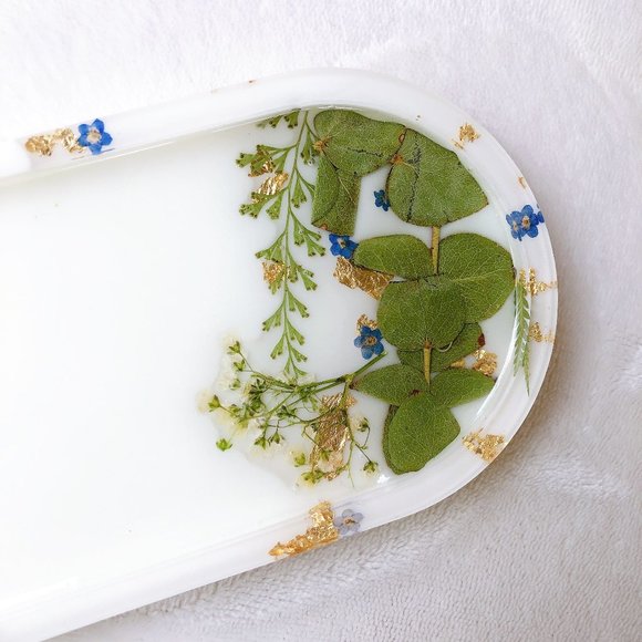 Floral jewelry tray, handmade, pressed florals, 7.5"x3.8"x.6" - Picture 2 of 7